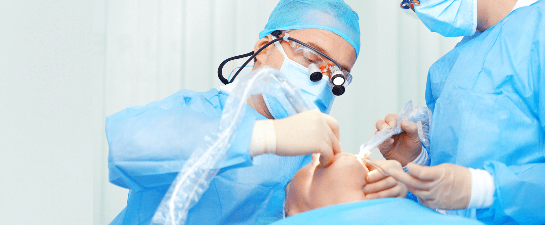 Стоматолог хирург-имплантолог
